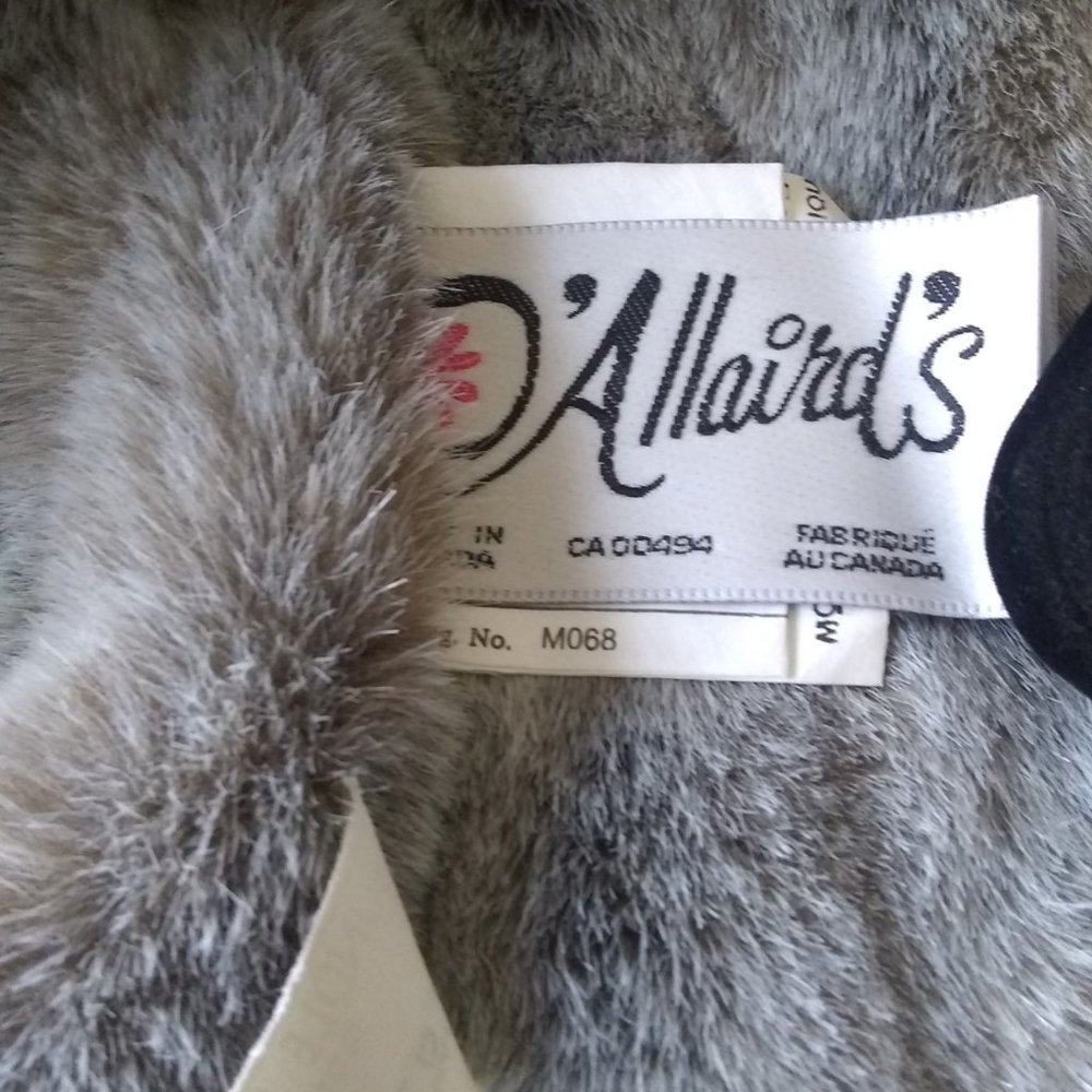 Coat - Picture 4 of 4